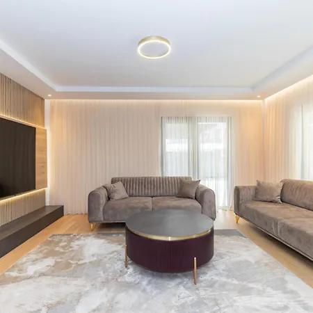 The Imperial Grand By Belmont Realty Lägenhet