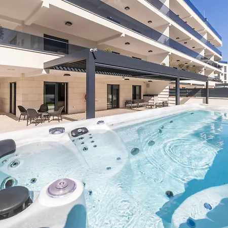 The Imperial Grand By Belmont Realty Lägenhet
