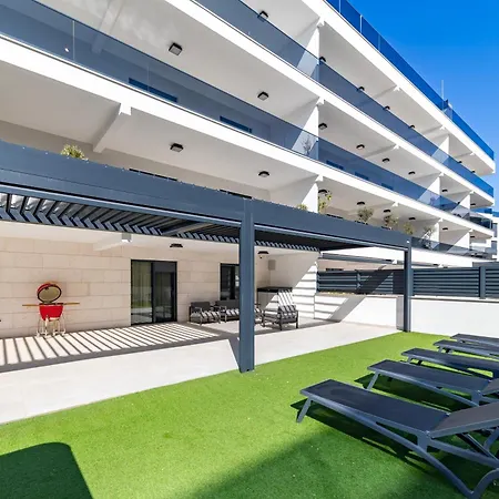 The Imperial Grand By Belmont Realty Lägenhet