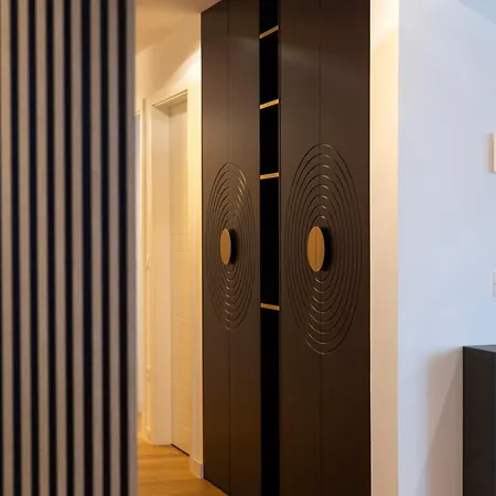 The Imperial Grand By Belmont Realty Lägenhet